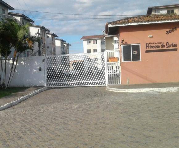 APARTAMENTO 2/4 MOBILIADO - BAIRRO MUCHILA