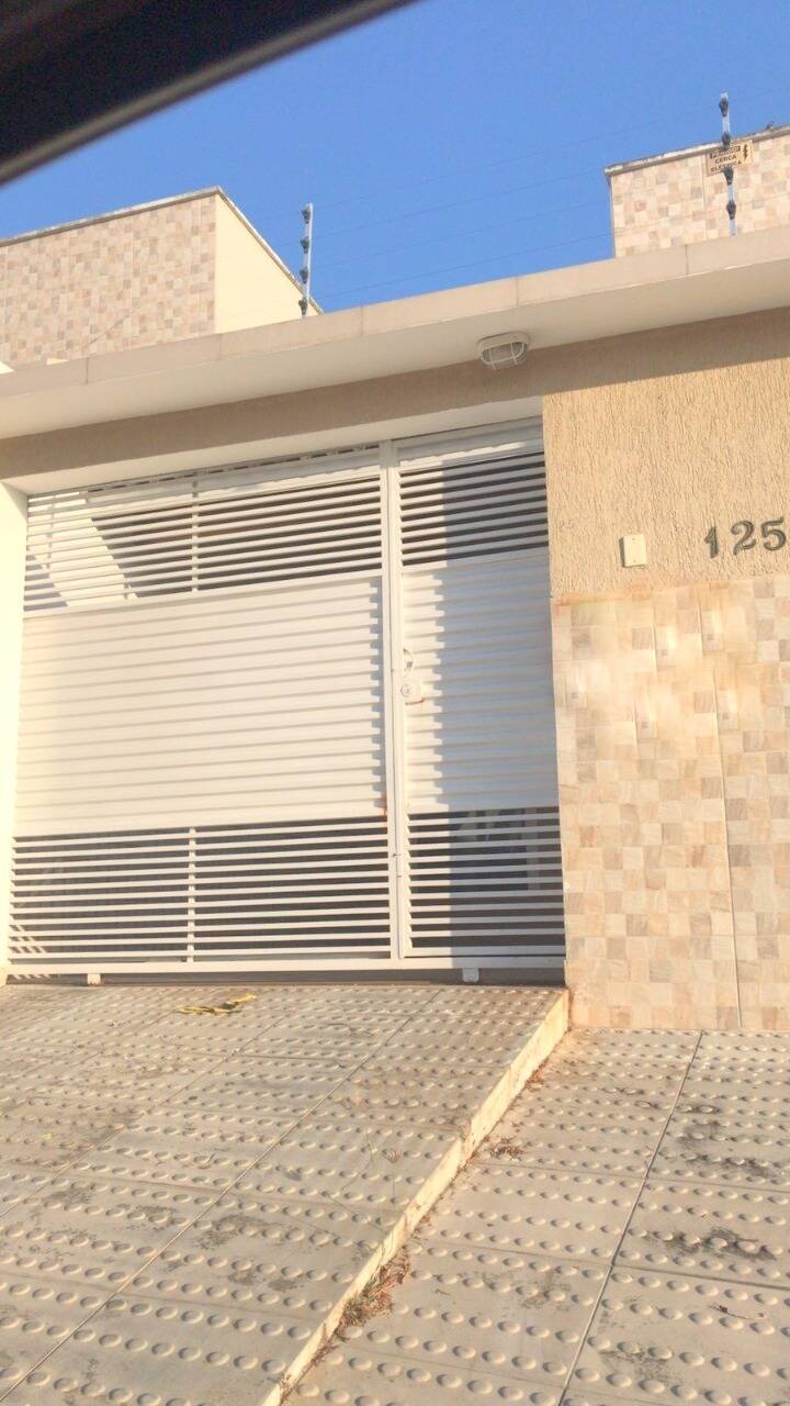 ALUGUEL - Casa semimobiliada, 2/4 - Jardim Acácia