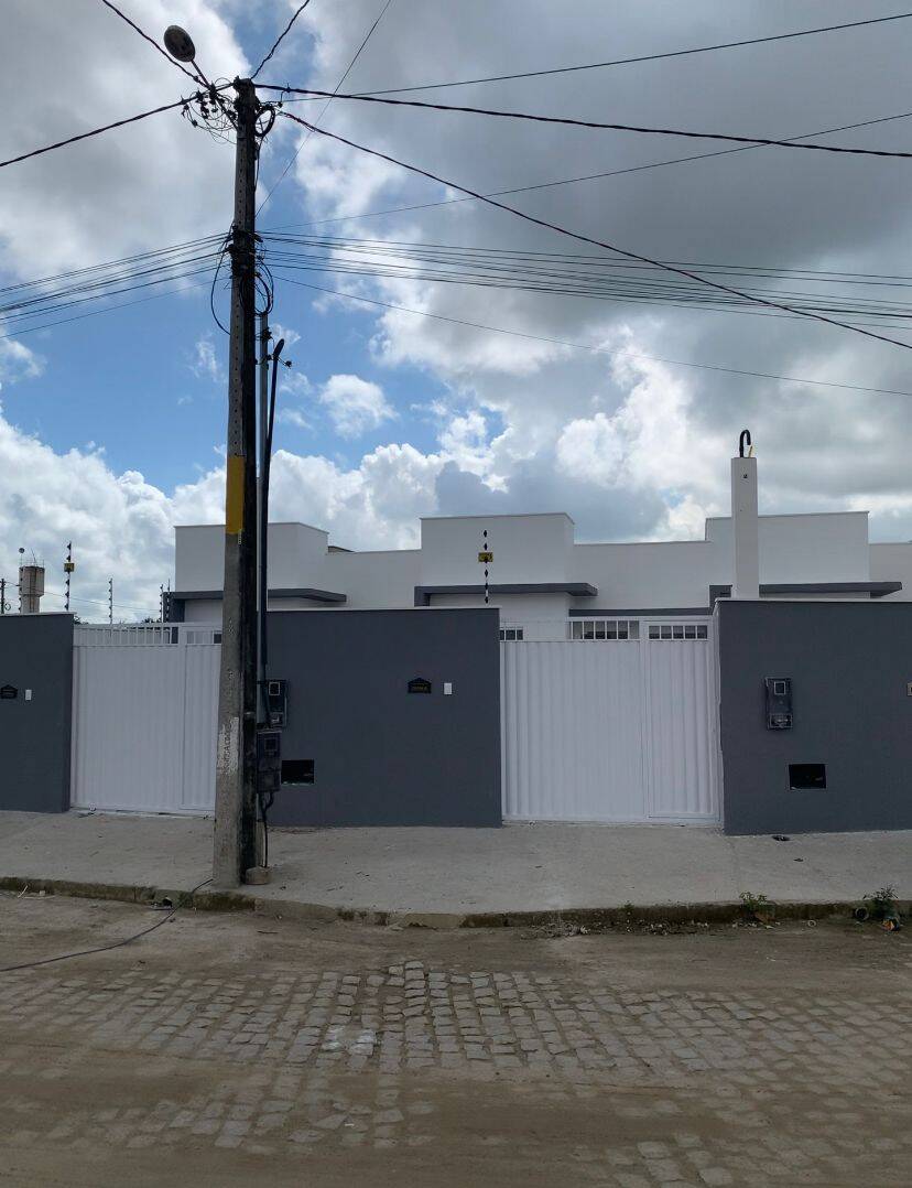Casa 2/4 na Mangabeira - próximo a Av. Ayrton Senna e Iguatemi