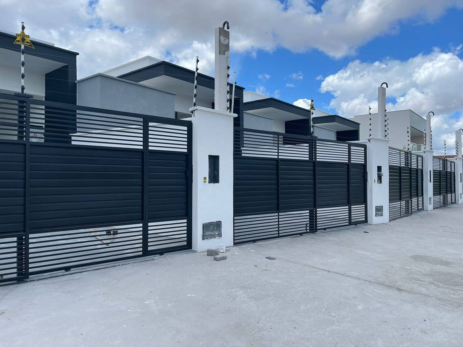 Casa com 3 dormitórios e 79,93m² de área construída