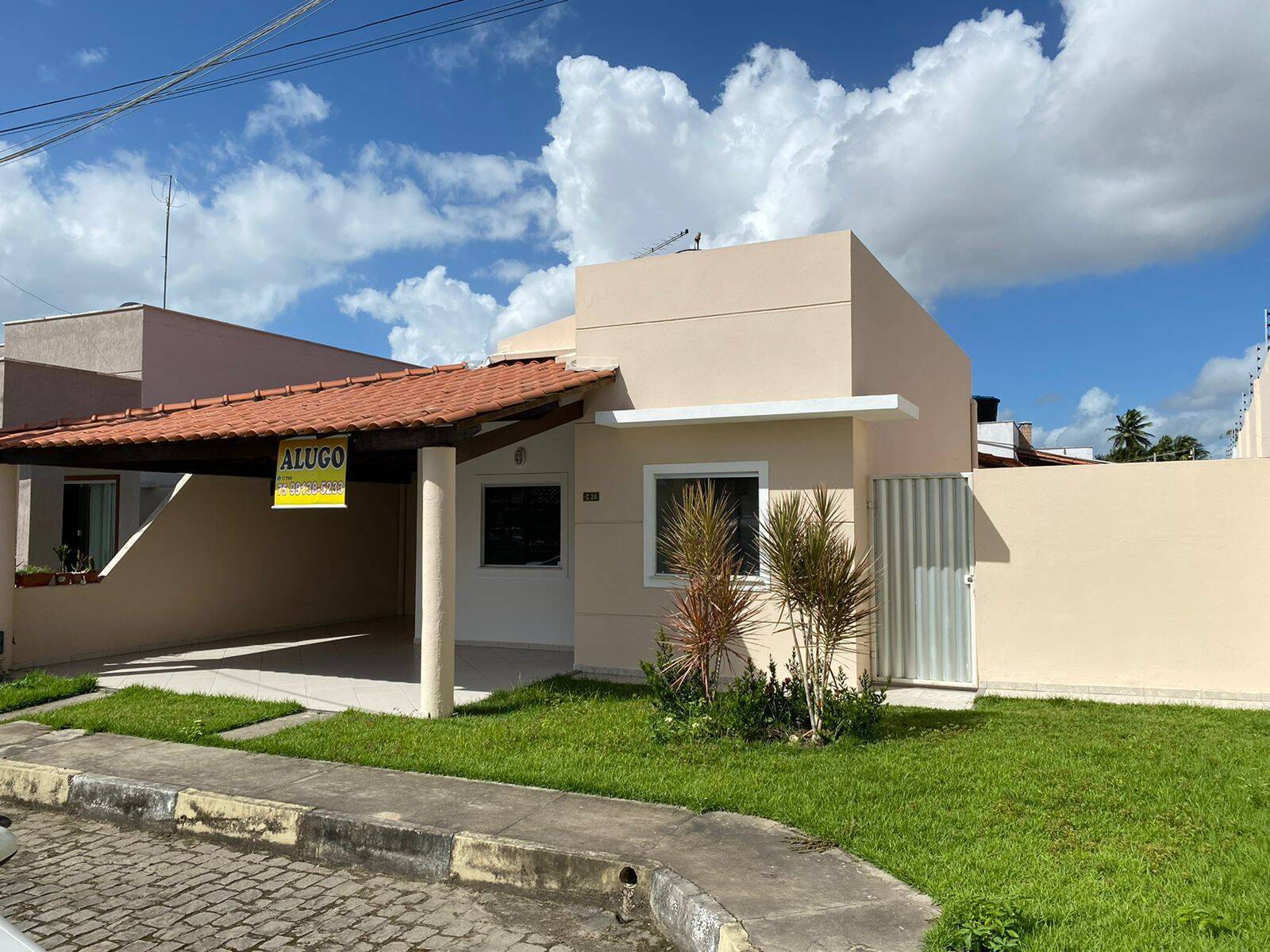 Casa 3/4, sendo 1 suíte, no Condomínio Golden Ville - No Caseb
