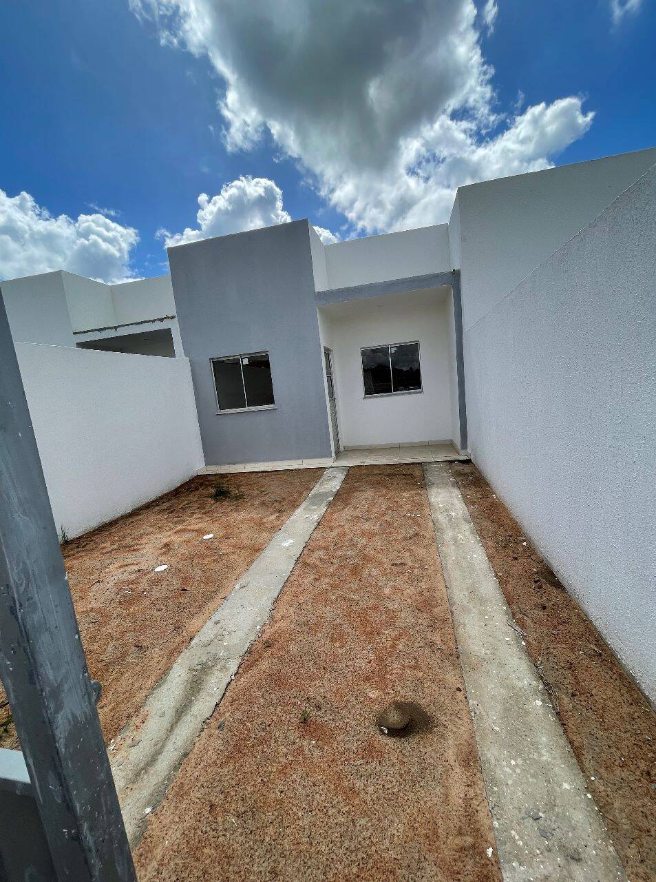 Vendo casa de 2/4 no Campo Limpo -