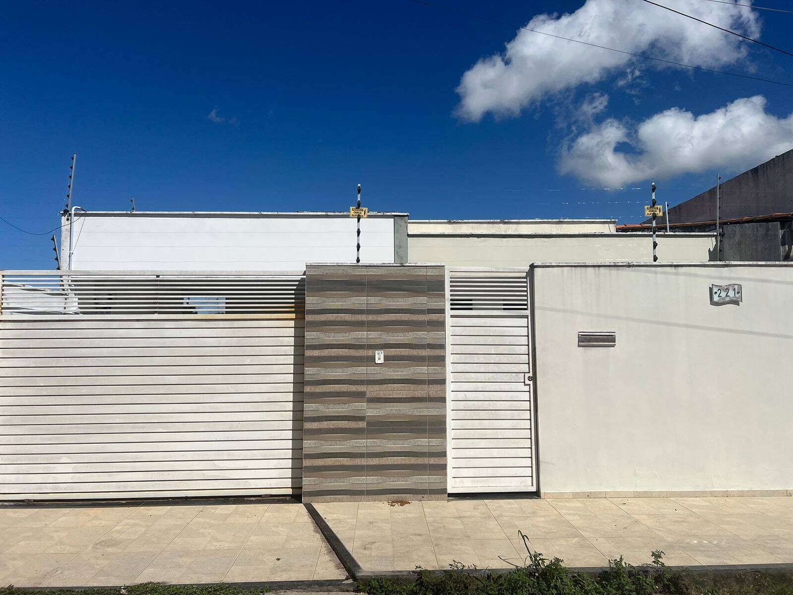 Casa de 3/4, sendo uma suíte c/ energia solar - Próximo à FRAGA MAIA