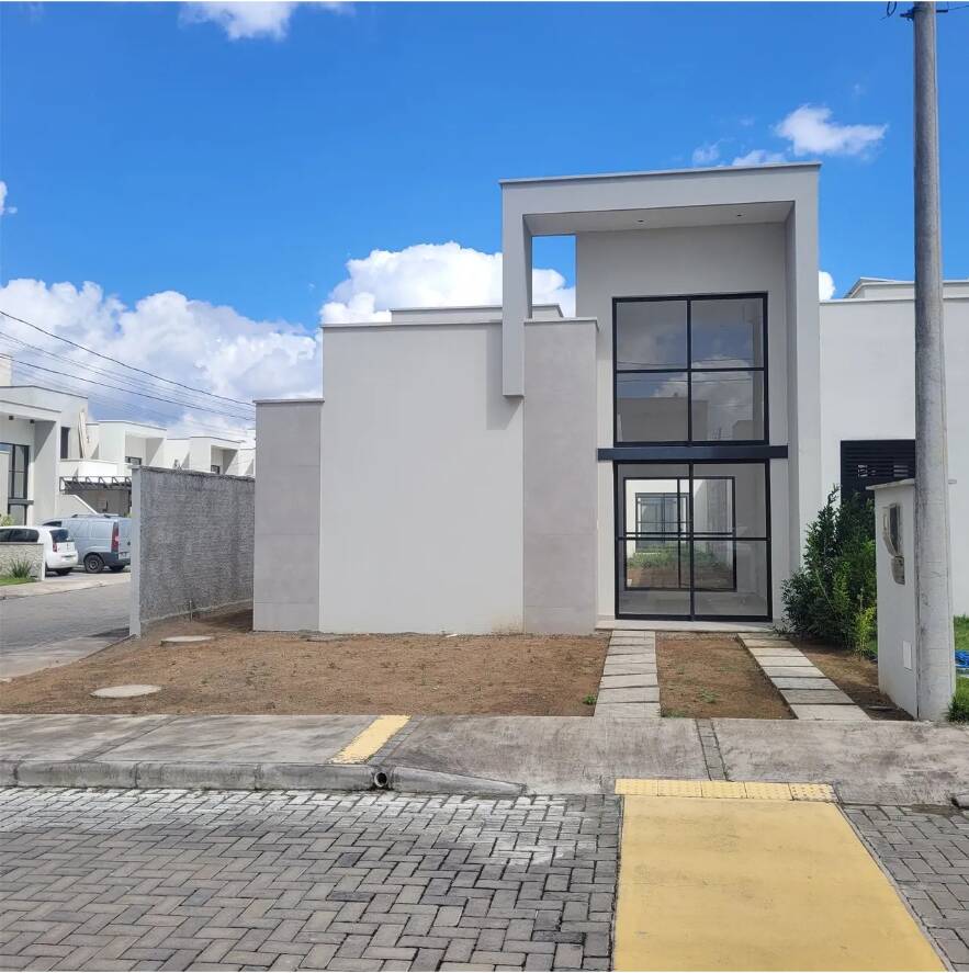 Casa 2/4 (suíte) na laje  com excedente no Cond. Villa Fiori