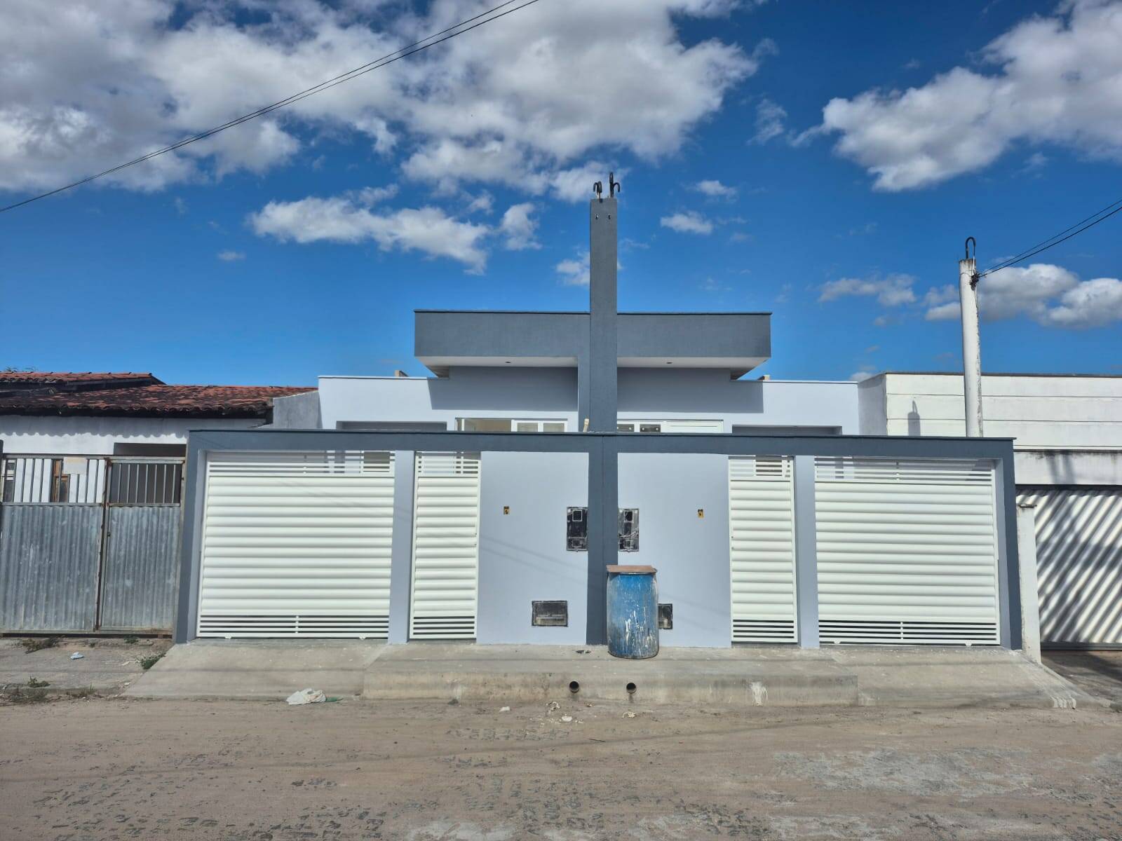 Casa 2/4 (1 suíte) - Papagaio, 500 metros da Avenida Fraga Maia