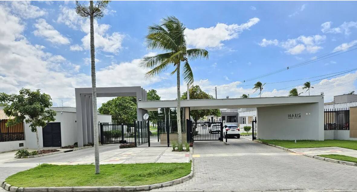 Casa 2/4 - Condomínio Haus, próximo à Avenida Nóide Cerqueira