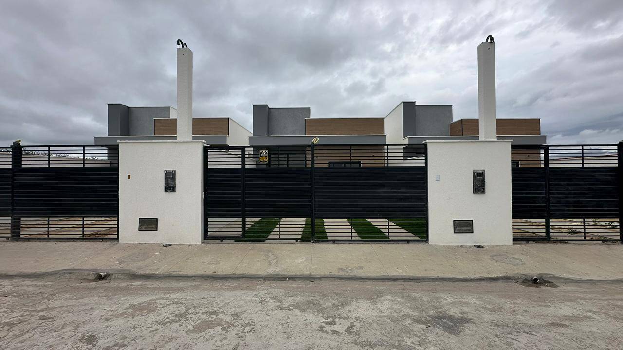 Casa 2/4 (1 suíte) - Sim, próxima a Avenida Azaleia (Documentação Inclusa)