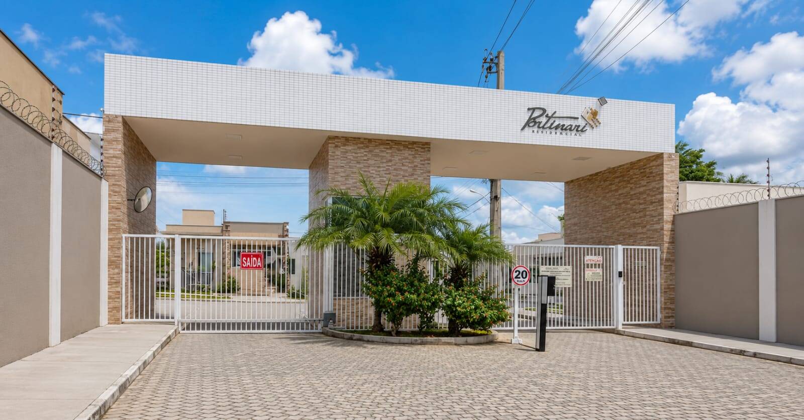 Casa 3/4 (1 suíte e área gourmet) - Sim,  Condomínio Portinari Residencial