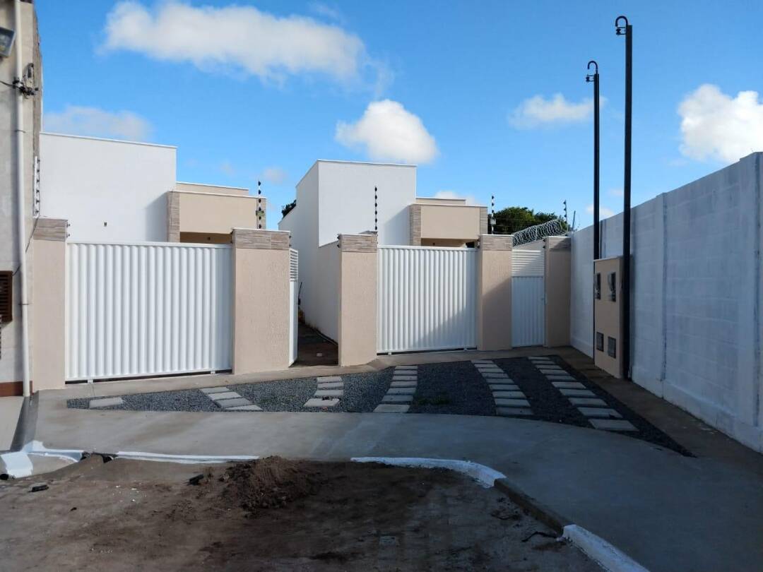 Linda casa a venda na Mangabeira - Pronta para morar