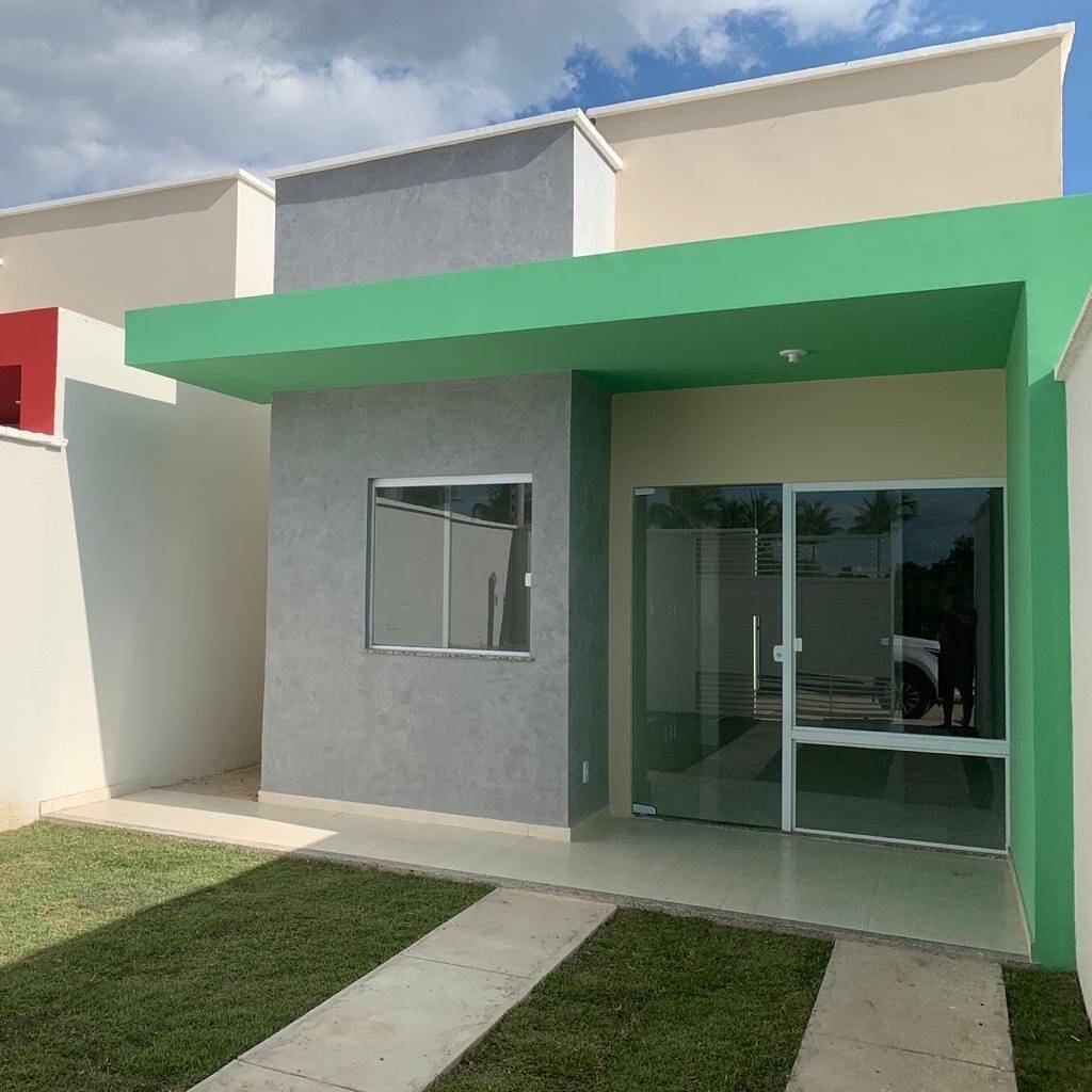 Casa 3/4 com suíte a 300 metros da Ayrton Senna.