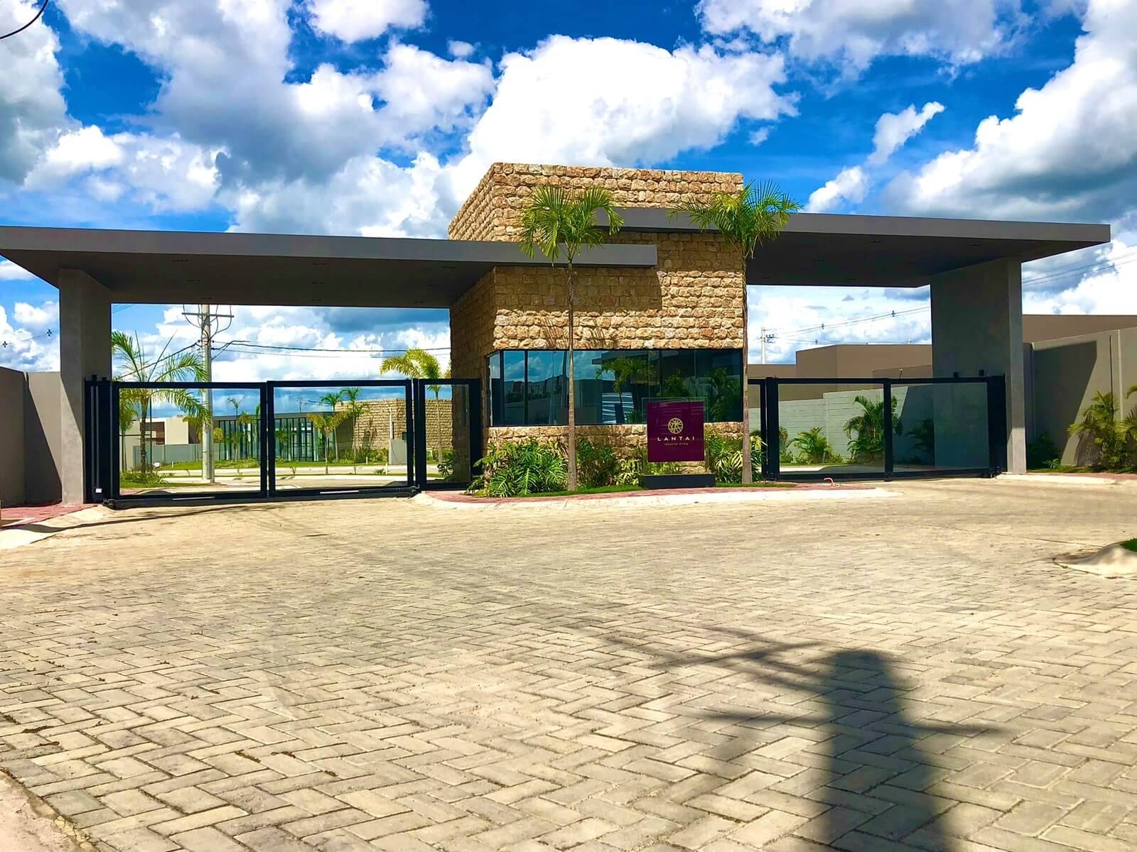 Casa 3 suítes e lavabo - Cond. Lantai Sensorial Living, no Sim