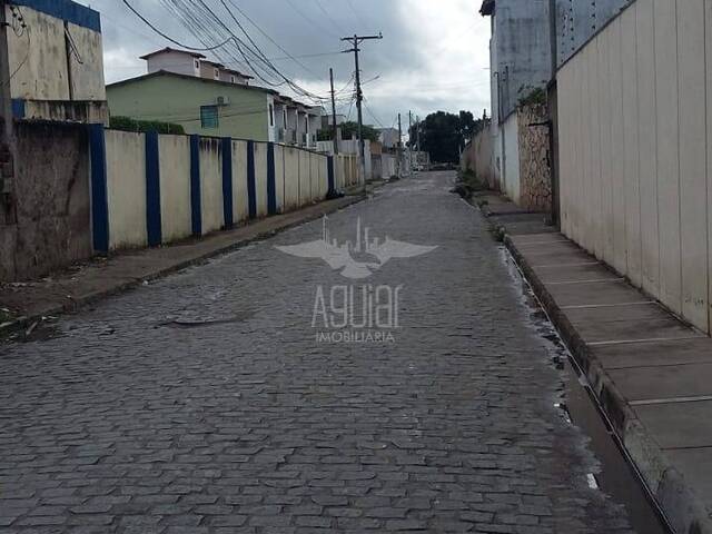 Apartamento para Venda em Feira de Santana - 2