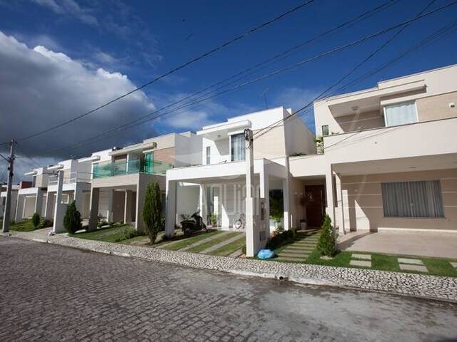 Casa em condomínio para Venda em Feira de Santana - 1