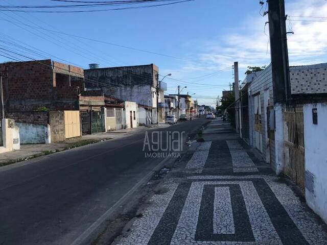 Casa para Venda em Feira de Santana - 2