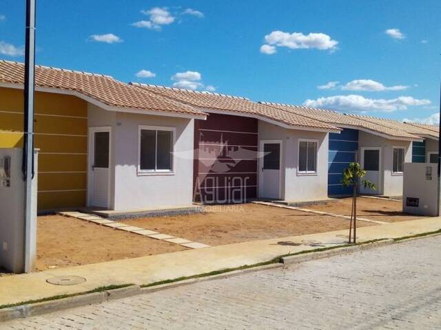 #1301 - Casa para Venda em Feira de Santana - BA - 1