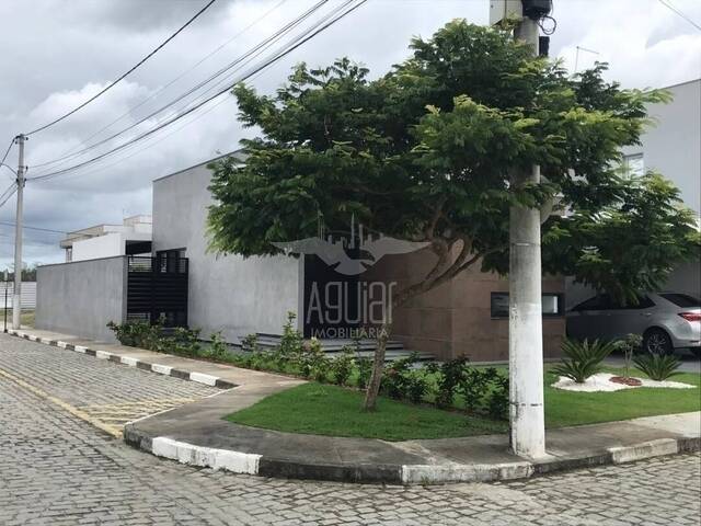 Casa para Venda em Feira de Santana - 2