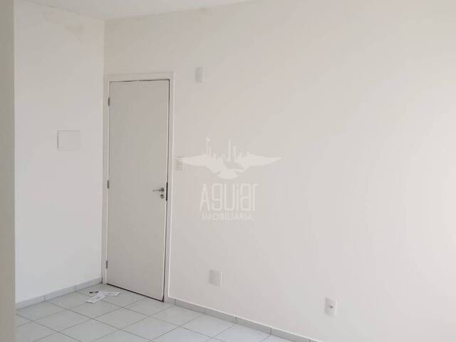 #1519 - Apartamento para Venda em Feira de Santana - BA - 2