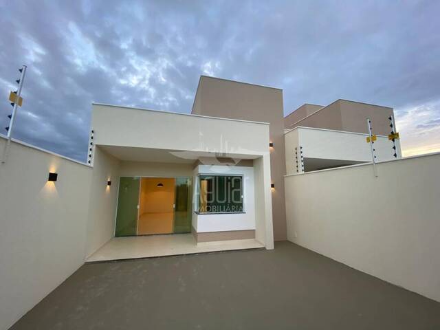 Casa para Venda em Feira de Santana - 2
