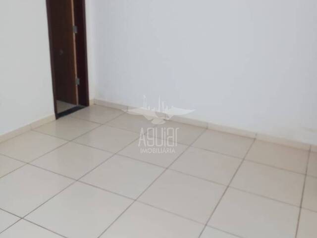 Casa para Venda em Feira de Santana - 2