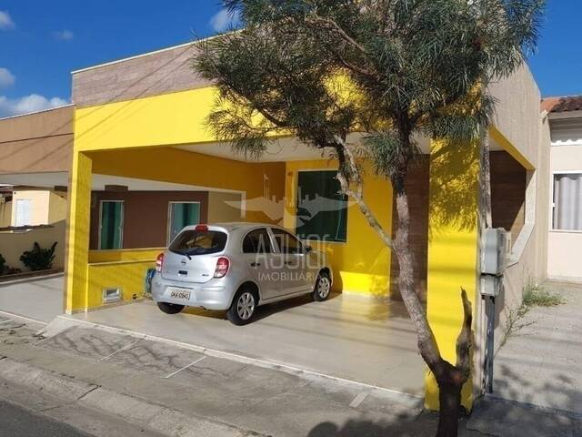 Casa para Venda em Feira de Santana - 2