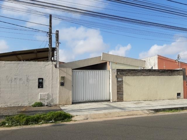 #1838 - Casa para Venda em Feira de Santana - BA