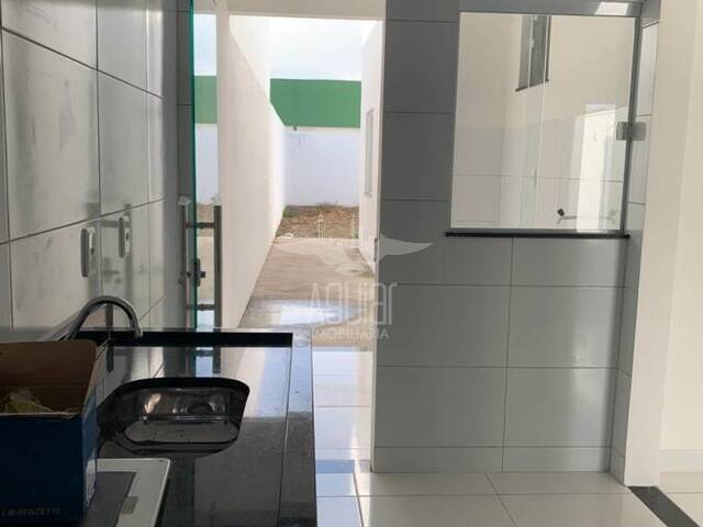 Casa para Venda em Feira de Santana - 2