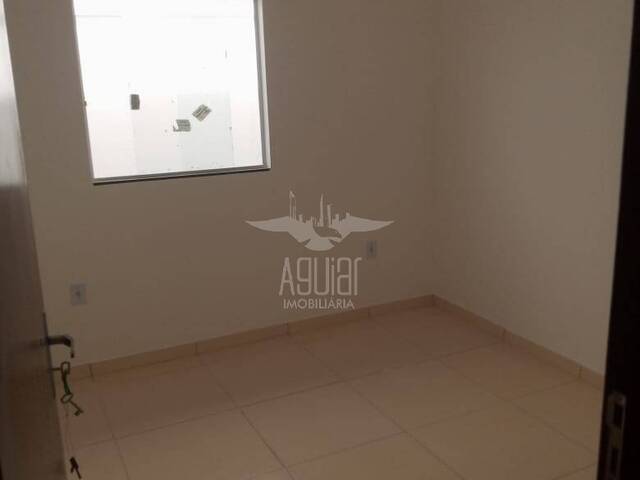 Casa para Venda em Feira de Santana - 2
