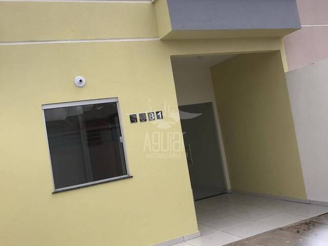 Casa para Venda em Feira de Santana - 2