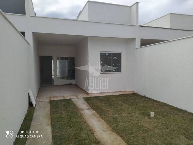 Casa para Venda em Feira de Santana - 2