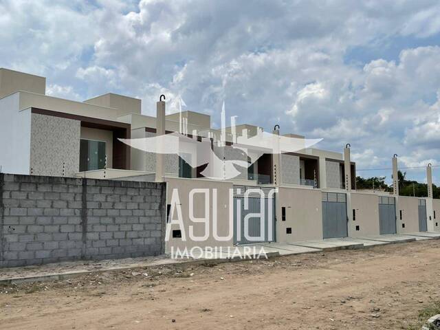 Casa para Venda em Feira de Santana - 2