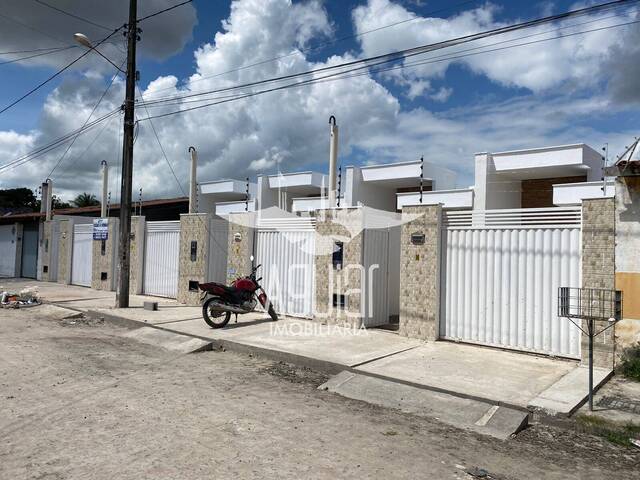 Casa para Venda em Feira de Santana - 2