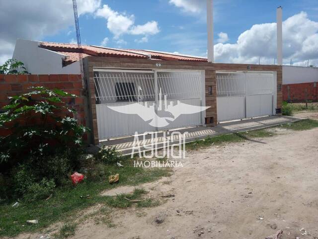 Casa para Venda em Feira de Santana - 2