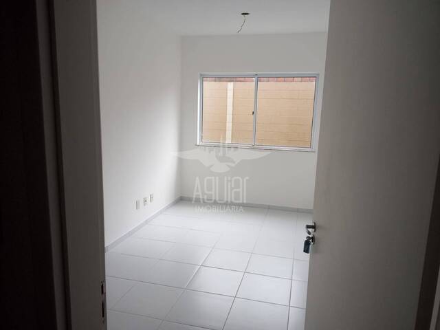 #2390 - Apartamento para Venda em Feira de Santana - BA - 2