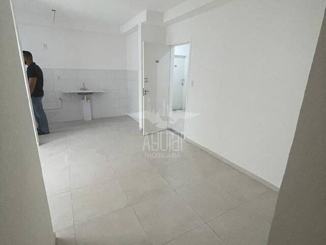 #2421 - Apartamento para Venda em Feira de Santana - BA - 1