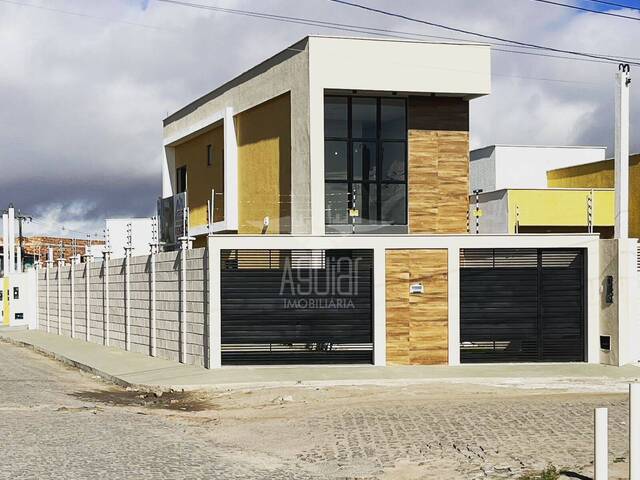 Casa para Venda em Feira de Santana - 2