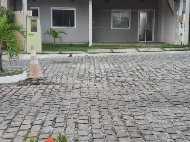 Casa para Venda em Feira de Santana - 2
