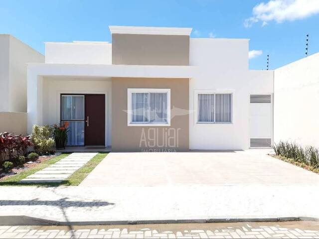 Casa em condomínio para Venda em Feira de Santana - 1