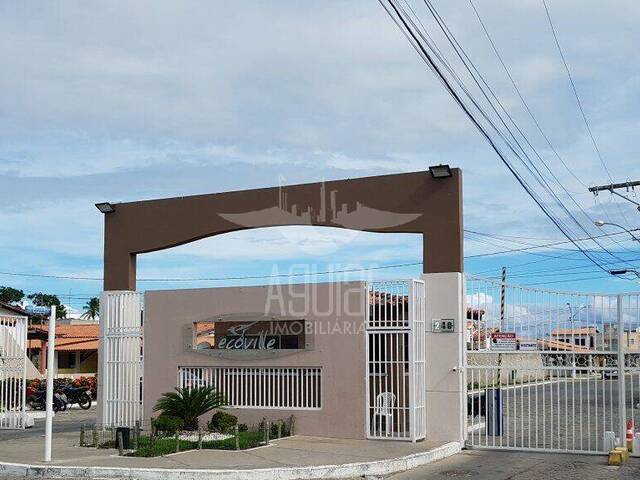 Casa para Venda em Feira de Santana - 2