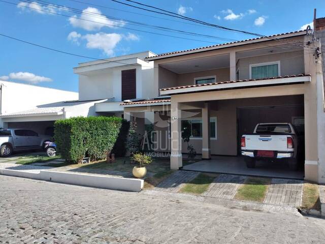 Casa para Venda em Feira de Santana - 2