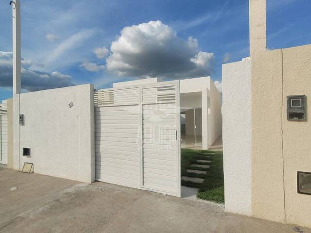 Casa para Venda em Feira de Santana - 2