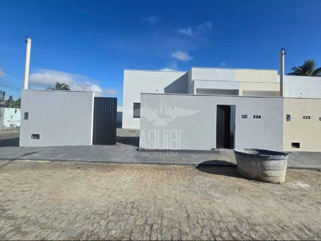Casa para Venda em Feira de Santana - 2