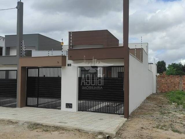Casa para Venda em Feira de Santana - 2