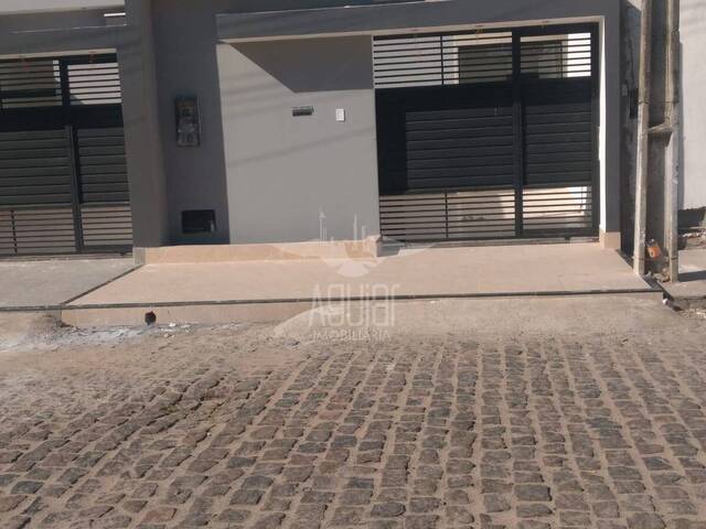 Casa para Venda em Feira de Santana - 2