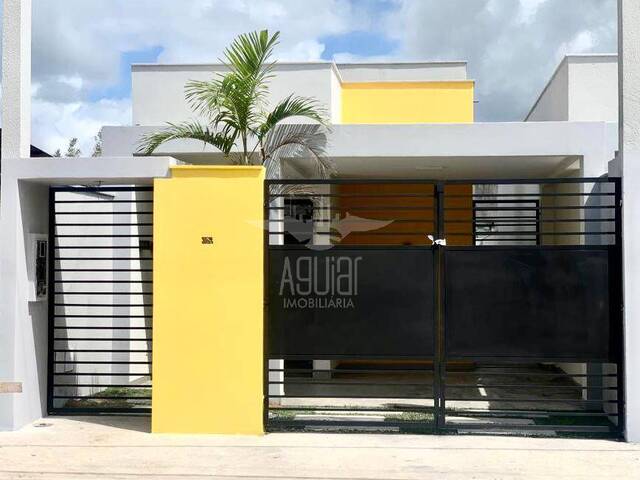 Casa para Venda em Feira de Santana - 2