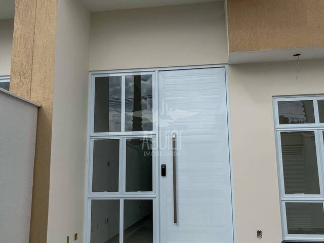 Casa para Venda em Feira de Santana - 2