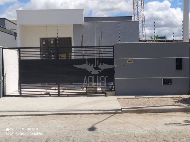 Casa para Venda em Feira de Santana - 2