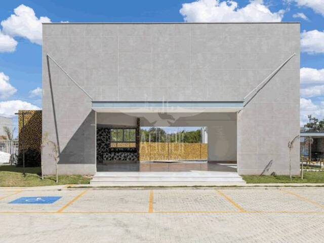 Casa para Venda em Feira de Santana - 2