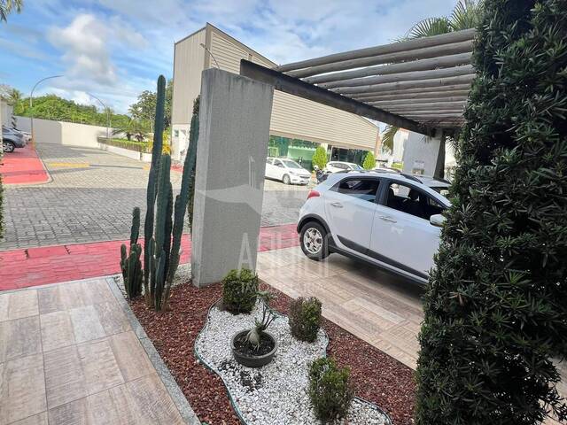 Casa para Venda em Feira de Santana - 2