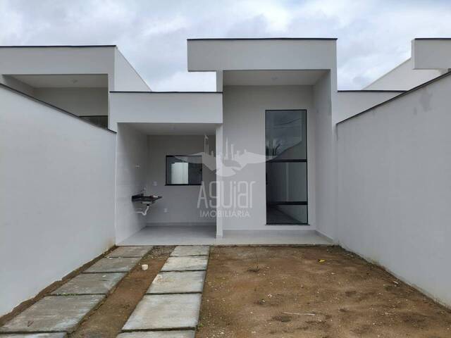 Casa para Venda em Feira de Santana - 2