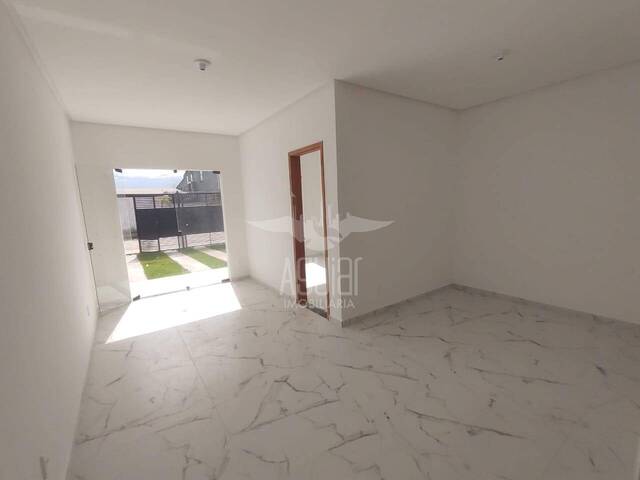 Casa para Venda em Feira de Santana - 2